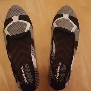 Cute flats, never worn